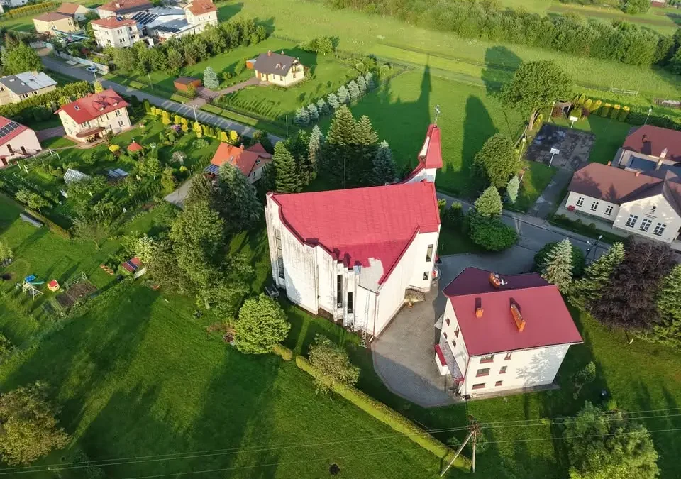 Zmiany w kursowaniu linii 1 i E w Krośnie z powodu zamknięcia przejazdu kolejowego