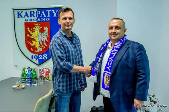 KKS Karpaty Krosno z nowym sponsorem – obrazy i fototapety na wymiar