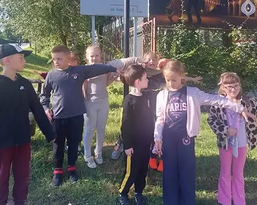 Pierwszaki uczyły się bezpiecznego poruszania po drodze
