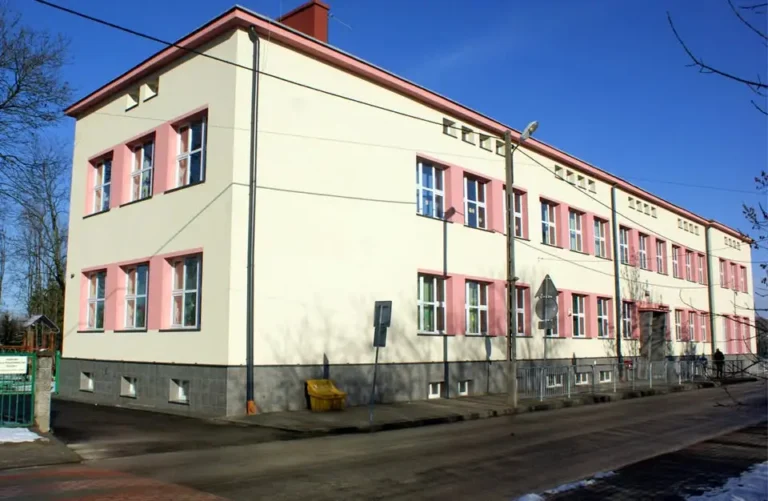 Pasowanie na ucznia w Szkole Podstawowej nr 3 w Krośnie