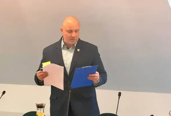 XXII sesja Rady Powiatu Krośnieńskiego – kluczowe decyzje i wyzwania regionu