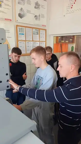 Ósmoklasiści z SP nr 7 w Krośnie odkrywali zawody w praktyce