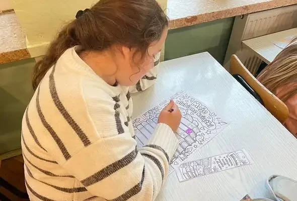 Miesiąc Bibliotek Szkolnych w klasach I–III: czytelnicze odkrycia i kreatywne zajęcia