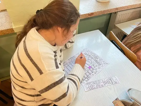 Miesiąc Bibliotek Szkolnych w klasach I–III: czytelnicze odkrycia i kreatywne zajęcia