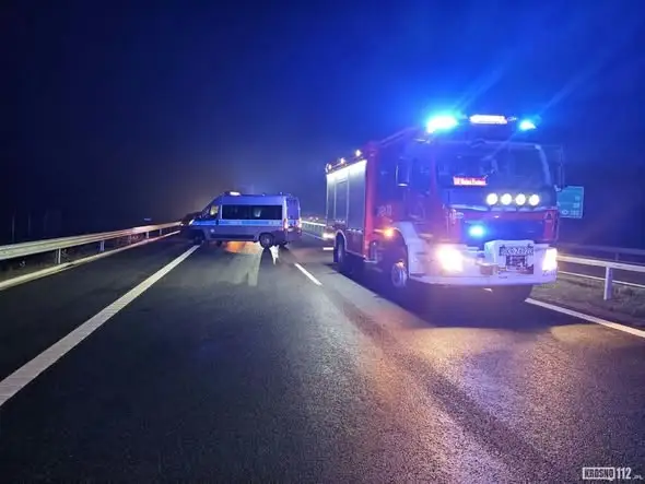 Kolizja dwóch samochodów dostawczych na S-19 w Miejscu Piastowym