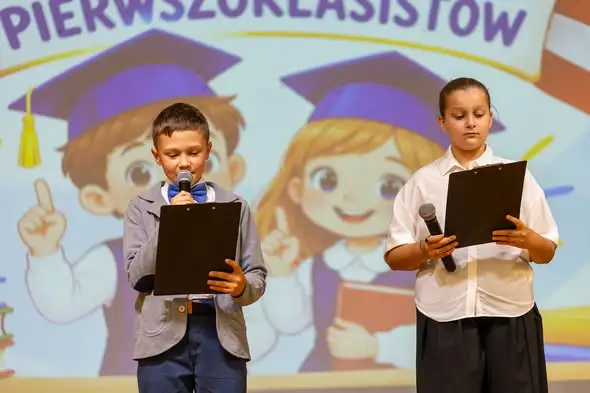Pierwszoklasiści z Rymanowa złożyli ślubowanie i zostali pasowani na uczniów
