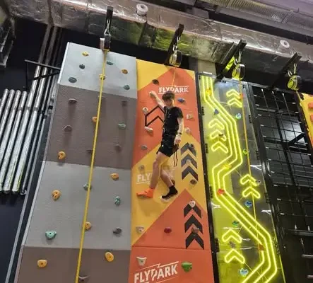 KB Krościenko Wyżne zamienił bieżnię na trampoliny w FlyParku w Krośnie