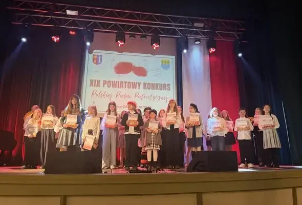 Młode wokalistki z Gminy Dukla nagrodzone w konkursie pieśni patriotycznej