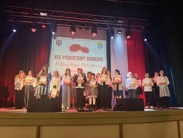 Młode wokalistki z Gminy Dukla nagrodzone w konkursie pieśni patriotycznej
